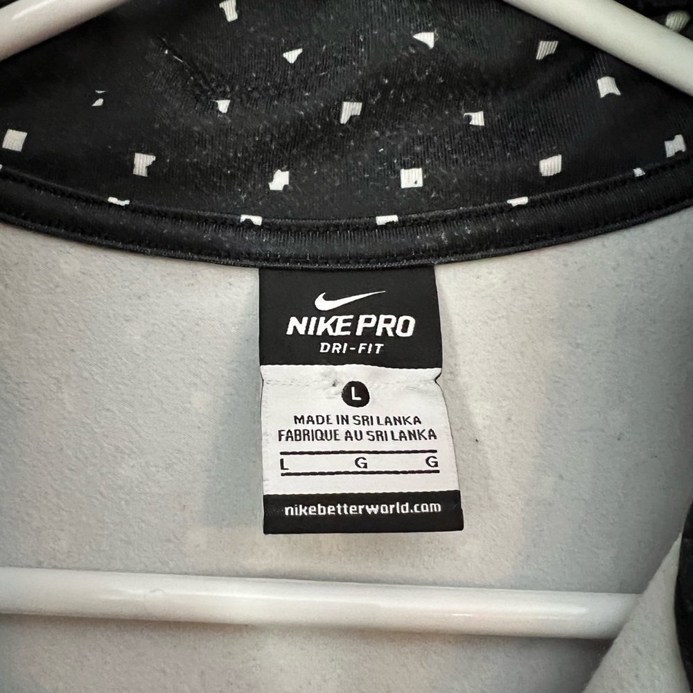 Nike 1/2 Zip Long Sleeve Pullover - size (L) - Picture 4 of 5